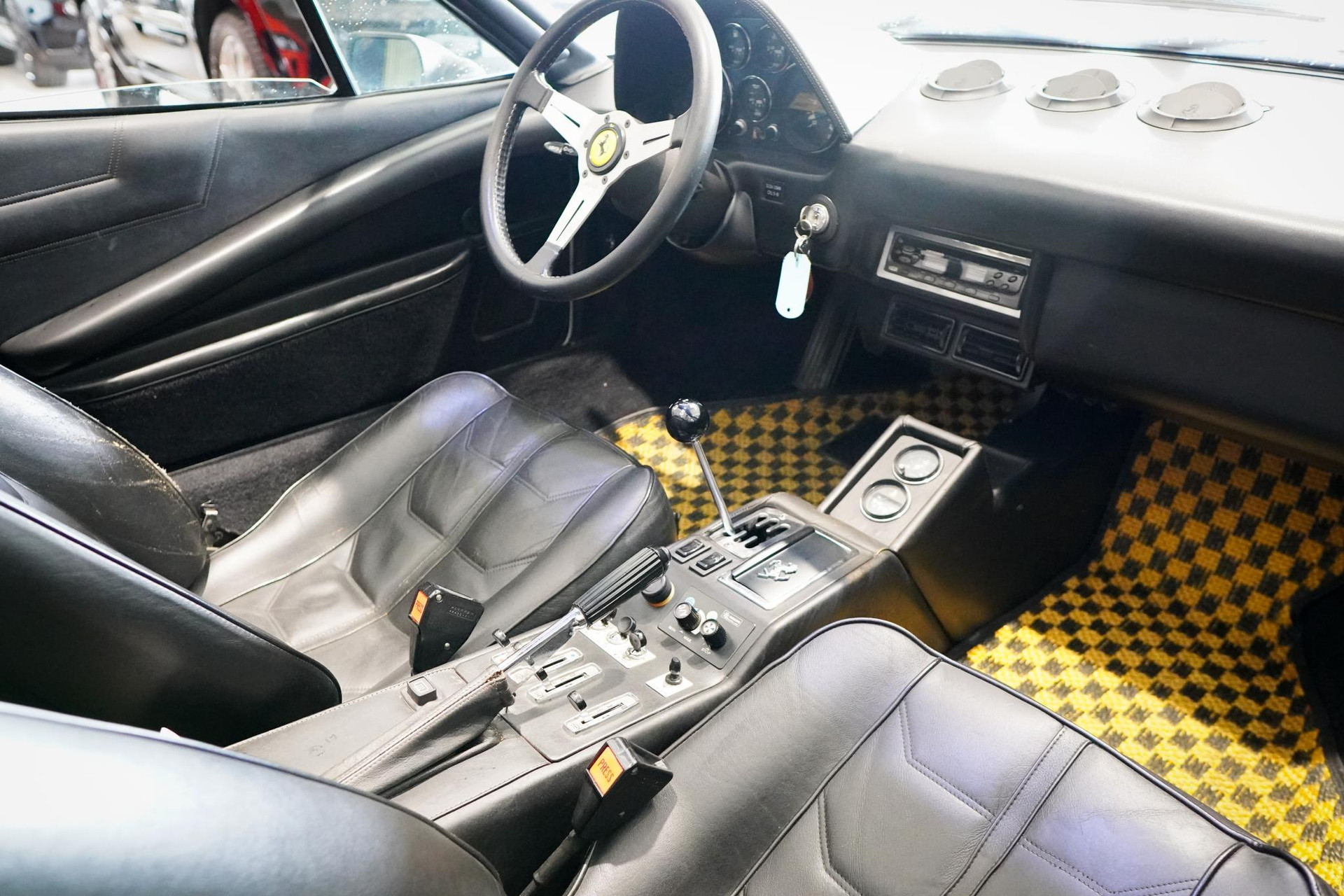 38606179-43.jpg