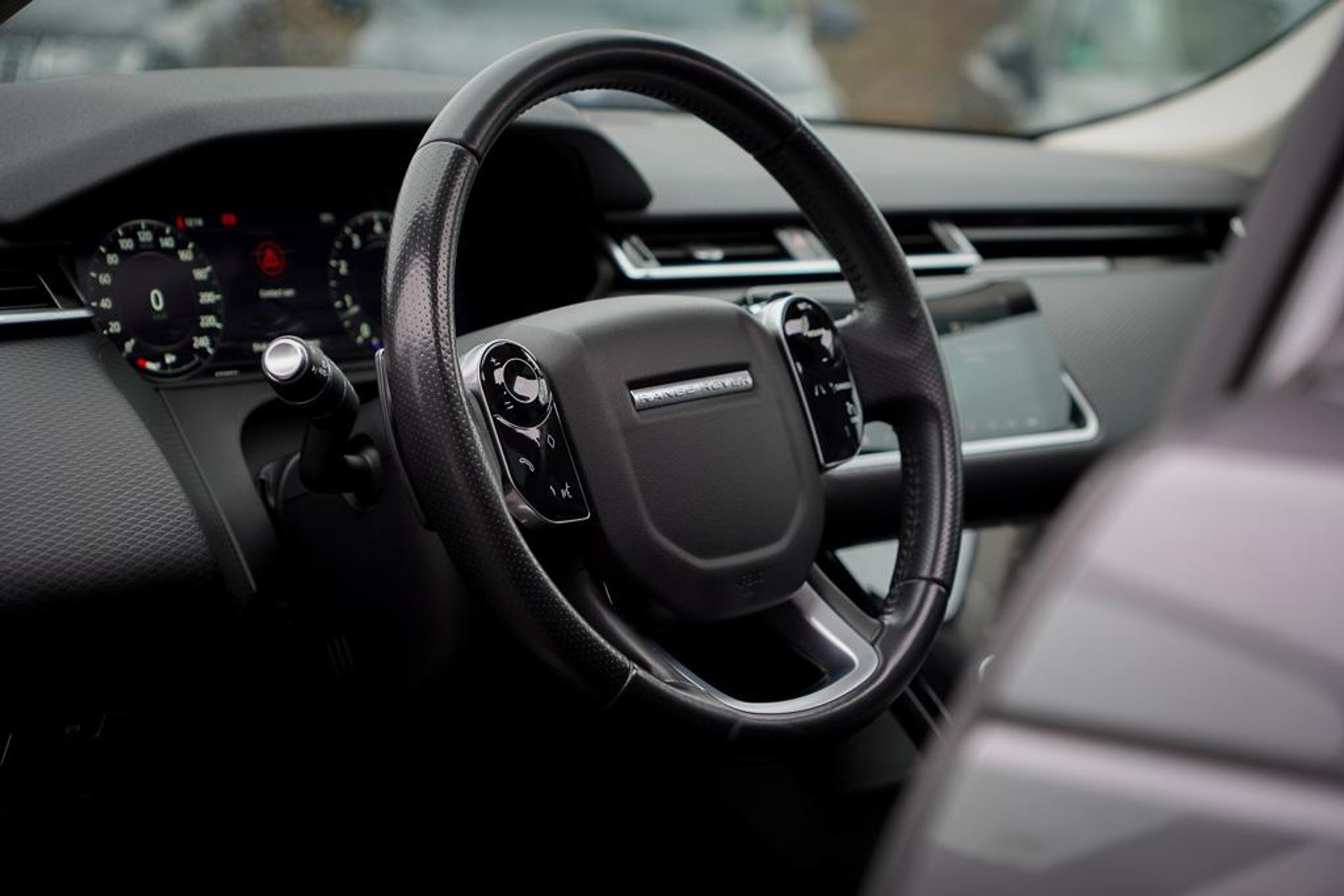 43117871-5.jpg